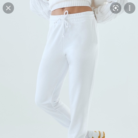 Aritzia White Sweatpants - Picture 1 of 1